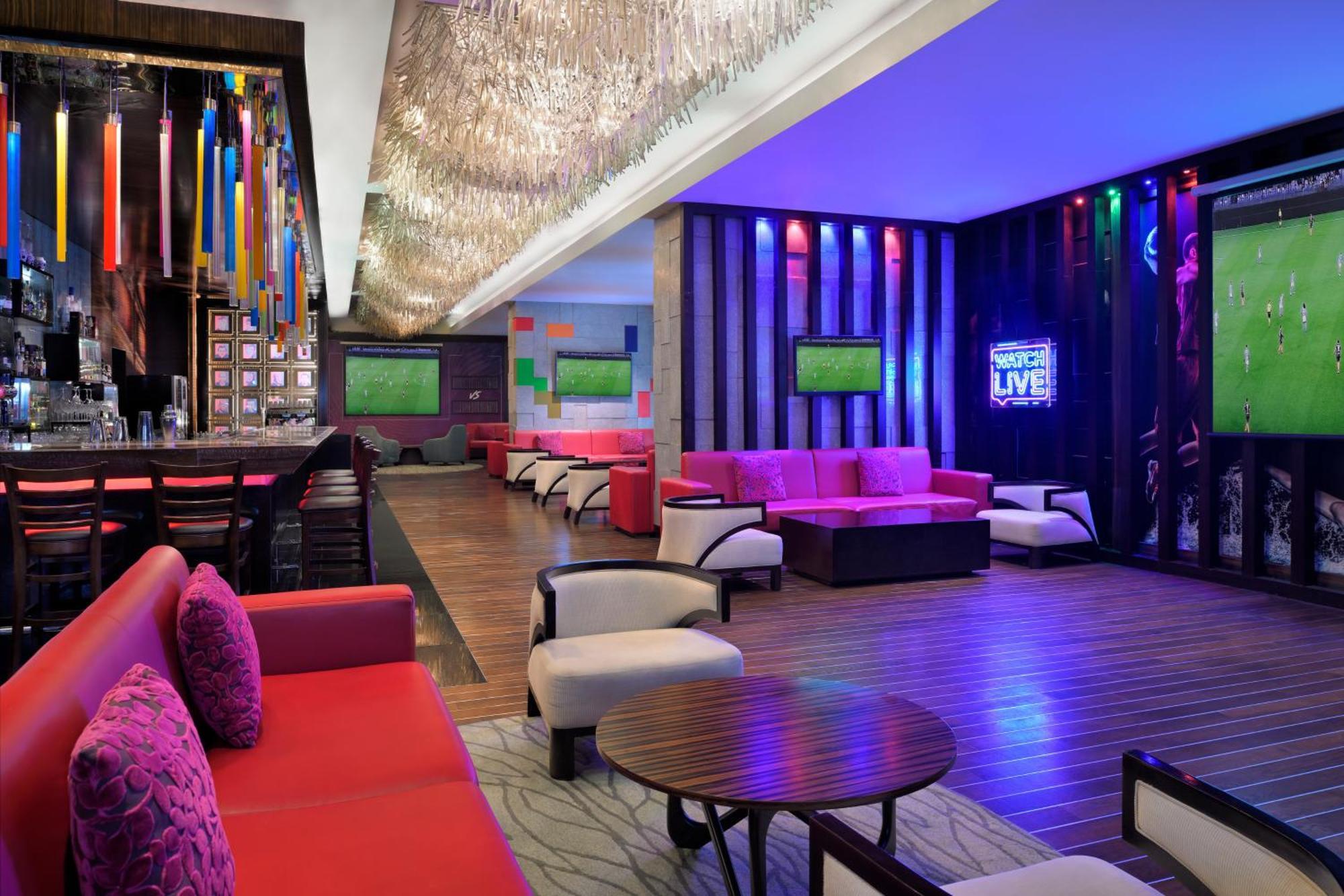 Marriott Executive Apartments Al Jaddaf, Dubaj Kültér fotó The interior of the bar