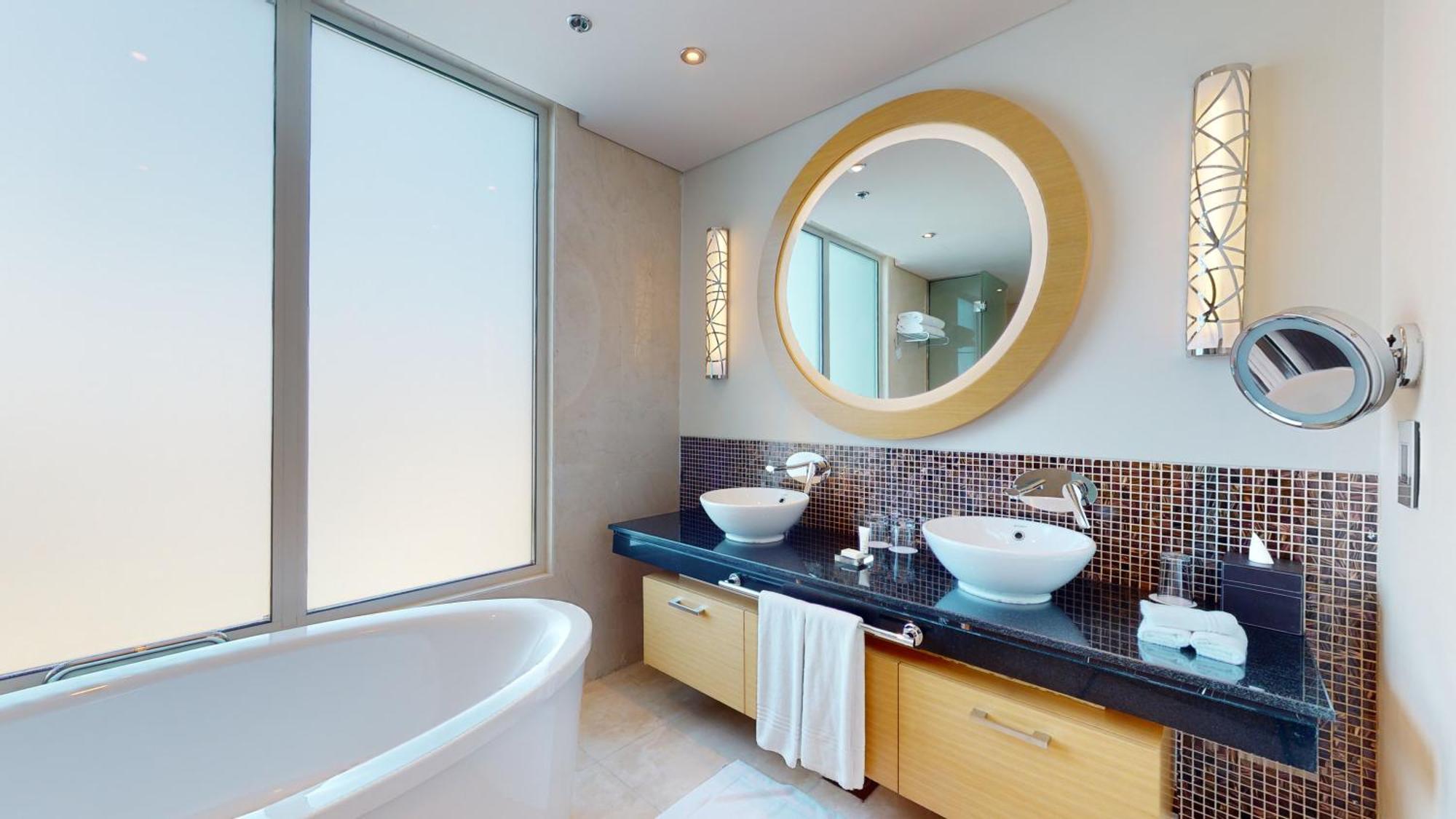 Marriott Executive Apartments Al Jaddaf, Dubaj Szoba fotó Bathroom
