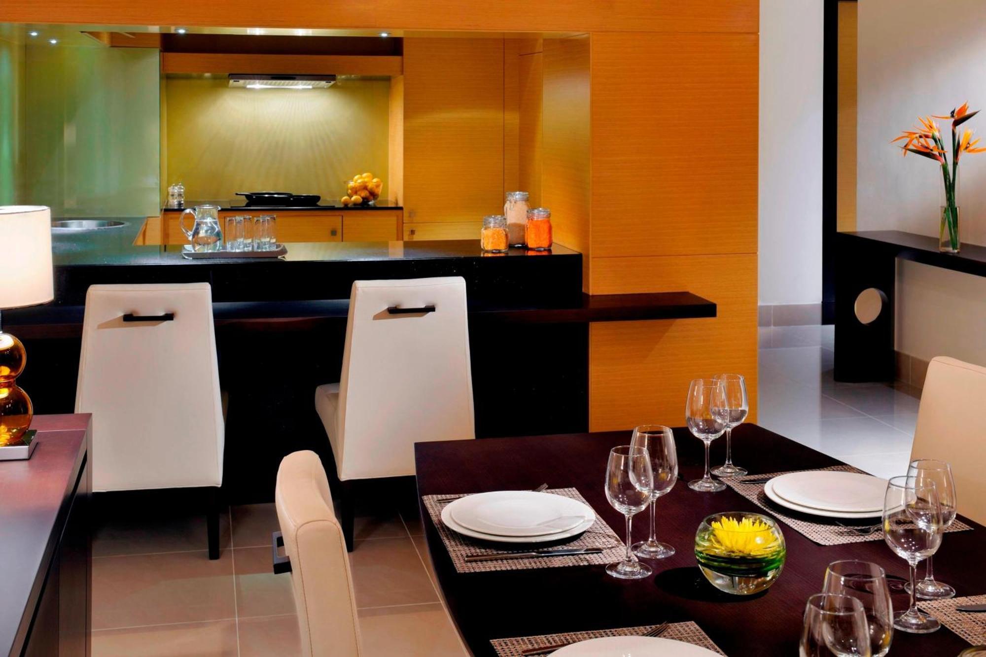Marriott Executive Apartments Al Jaddaf, Dubaj Kültér fotó A kitchen in a W Residence